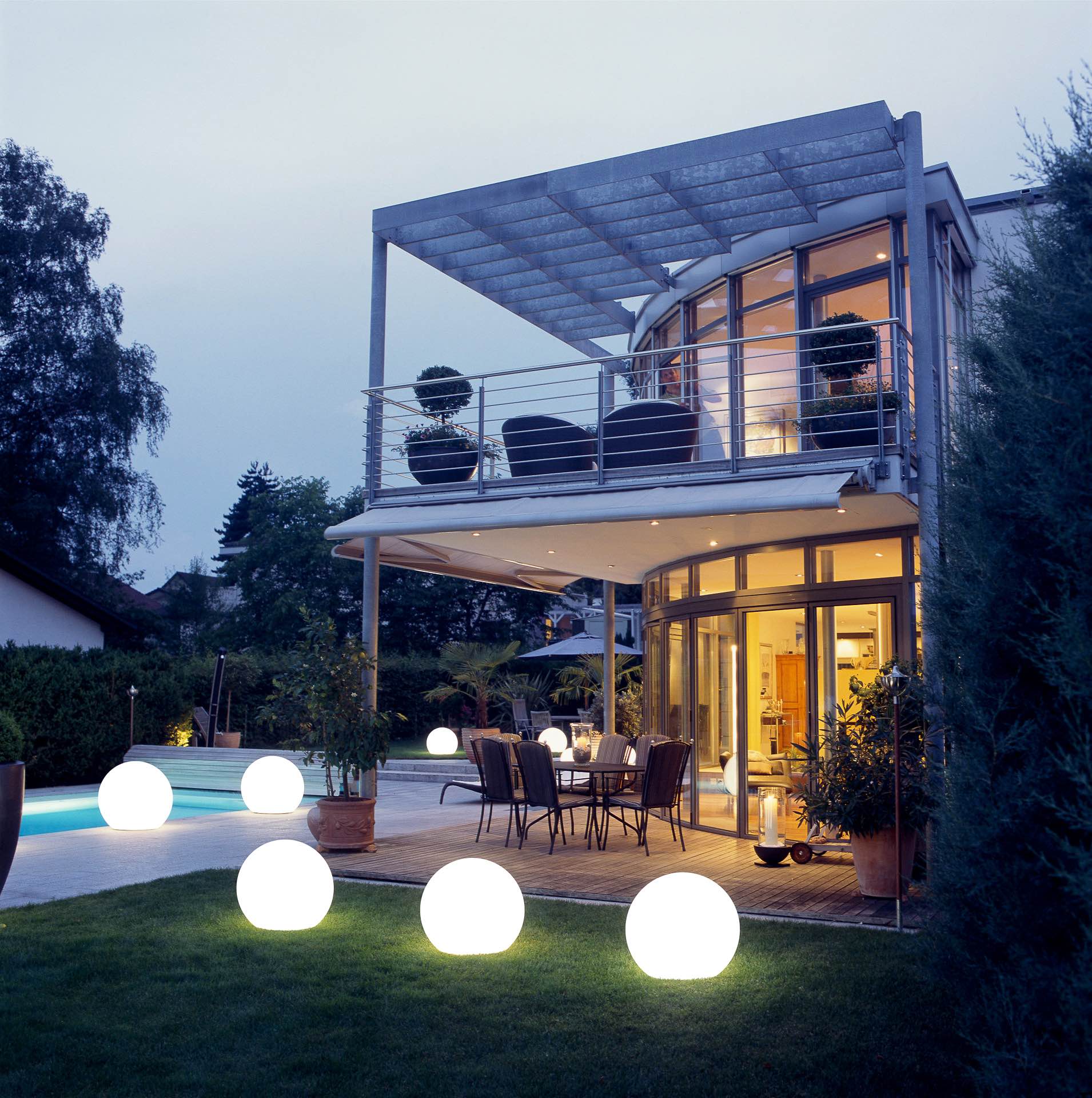 Moonlight Vollkugel weiß mit flex. Sockel und Kabel in versch. Größen – Bild 4
