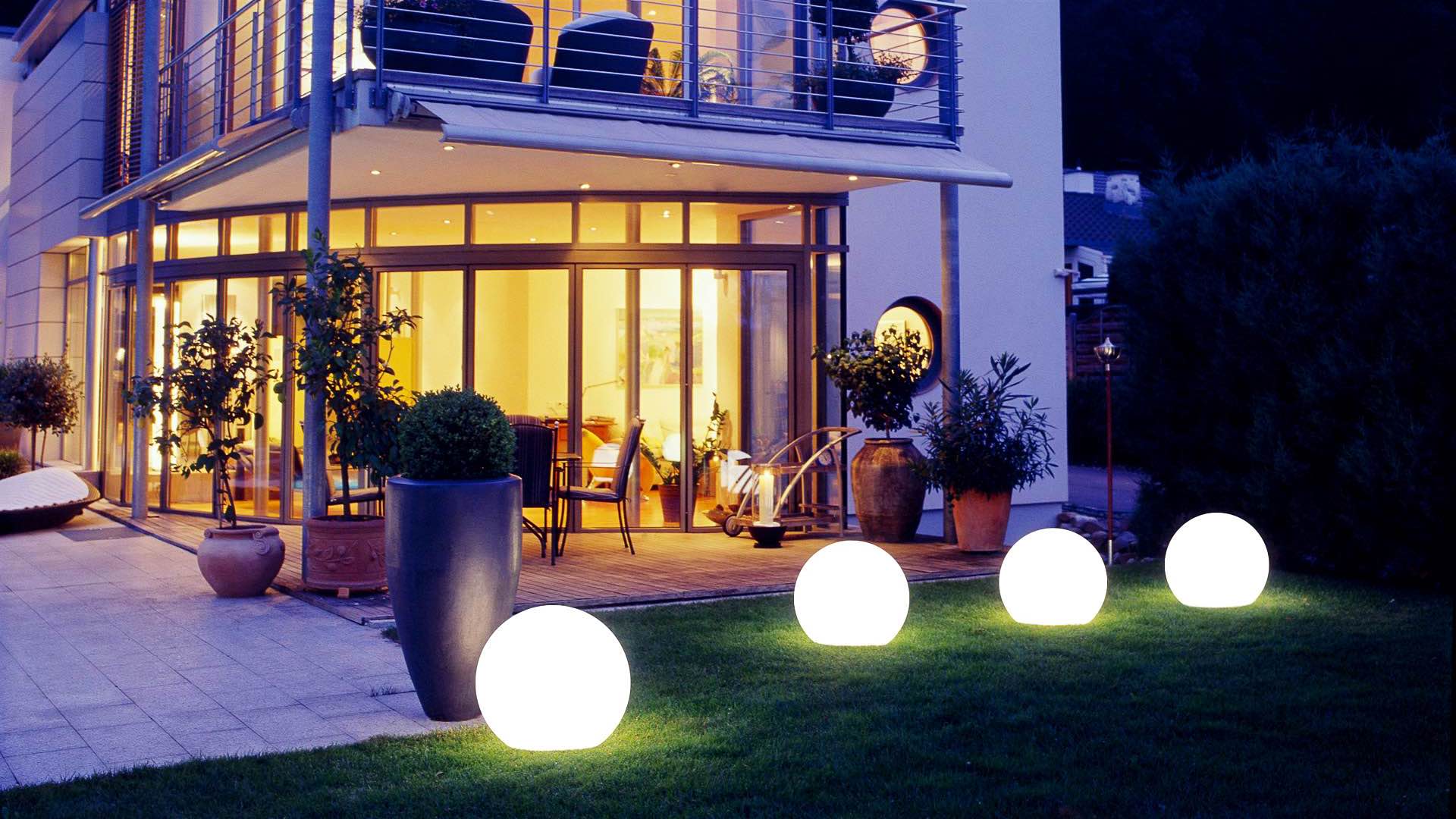Moonlight Vollkugel weiß mit flex. Sockel und Kabel in versch. Größen – Bild 5